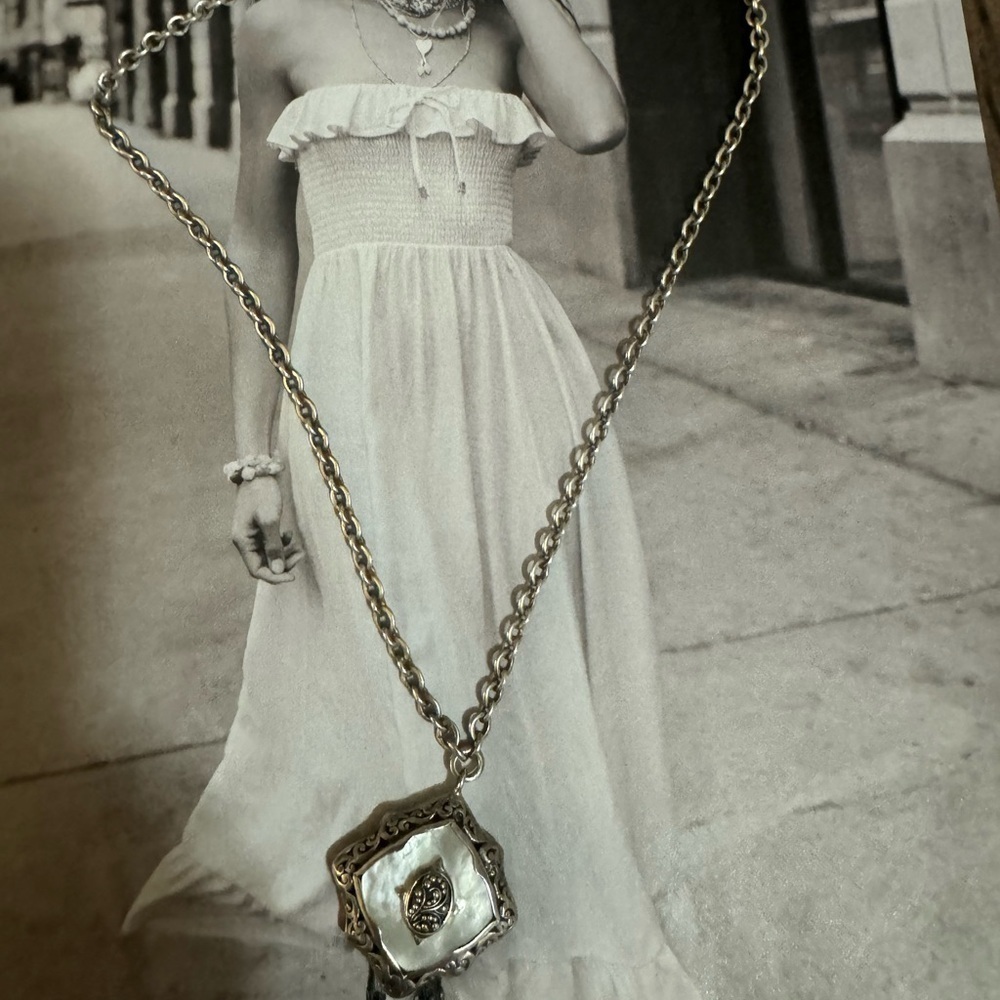 Lois Hills mother of pearl statement necklace with granulated accents - Picture 5 of 10